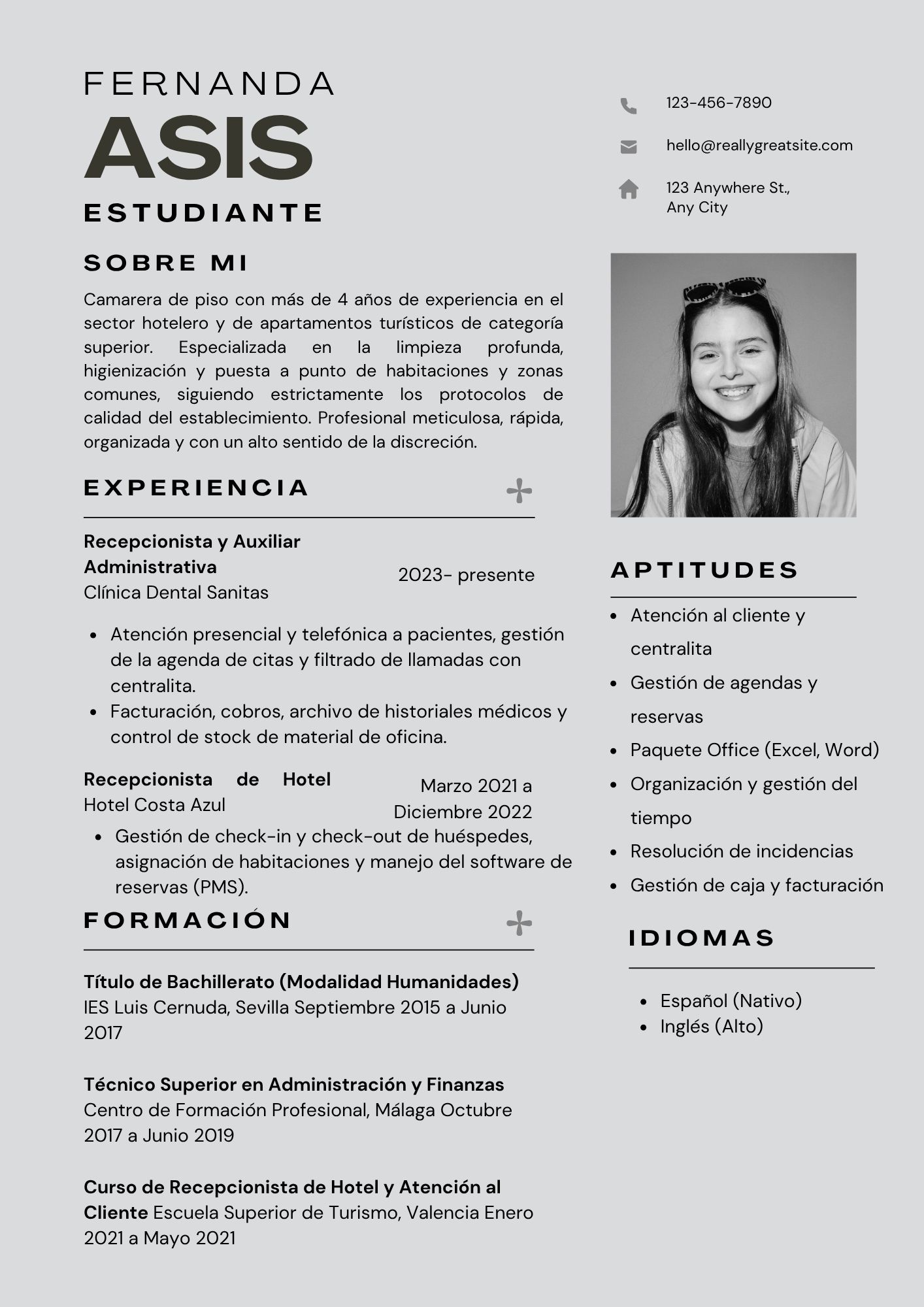 Vista previa del currículum de camarera/o de pisos (modelo moderno)