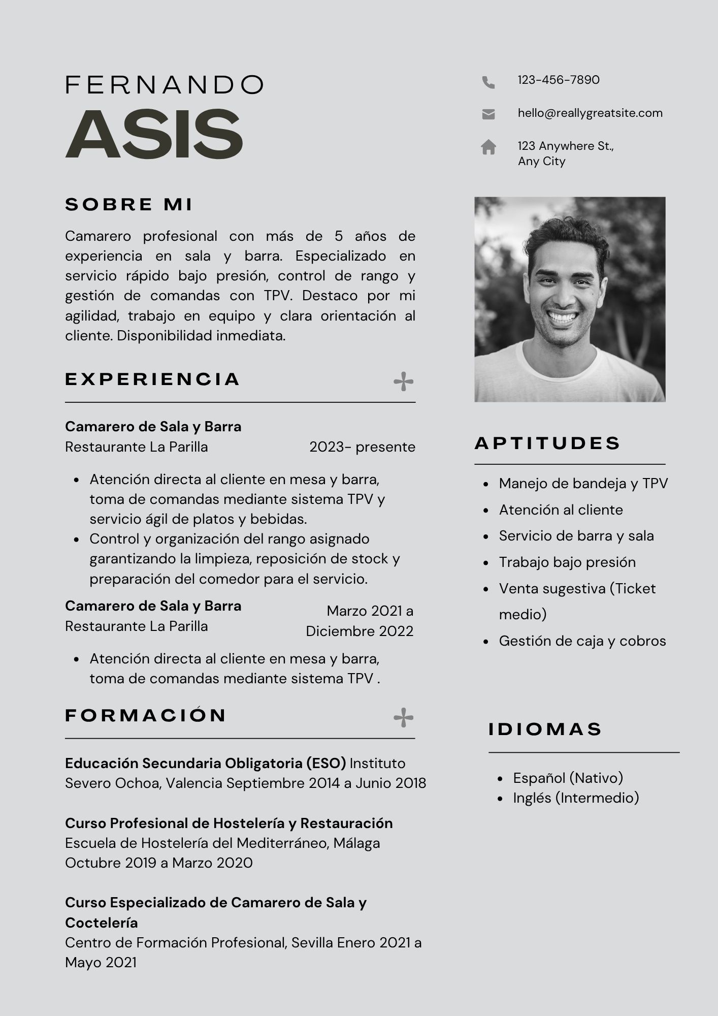 Vista previa del currículum de camarero/a (modelo moderno)